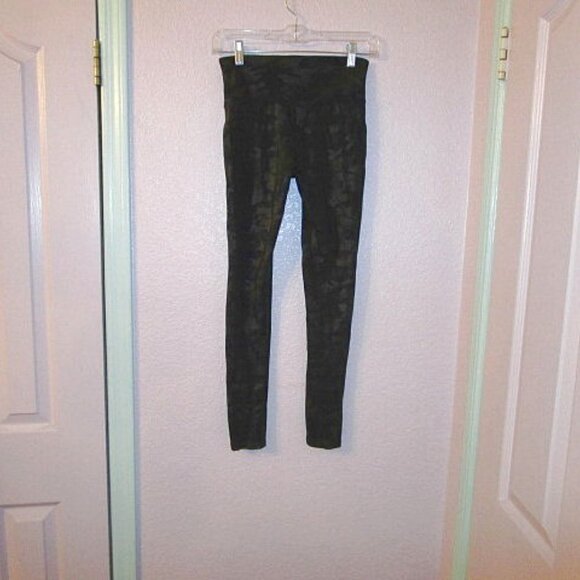 NEW Spanx MATTE Black CAMO Pull On SP LEGGINGS Stretch HIGH WAIST Faux Leather - Picture 6 of 10